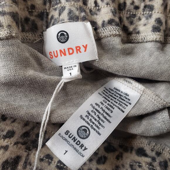 Revolve Sundry Cozy leopard print sweatsuit size small - Picture 5 of 5